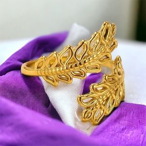 910. 18K Gold Plated Stainless Steel Women's Leaf Adjustable Ring